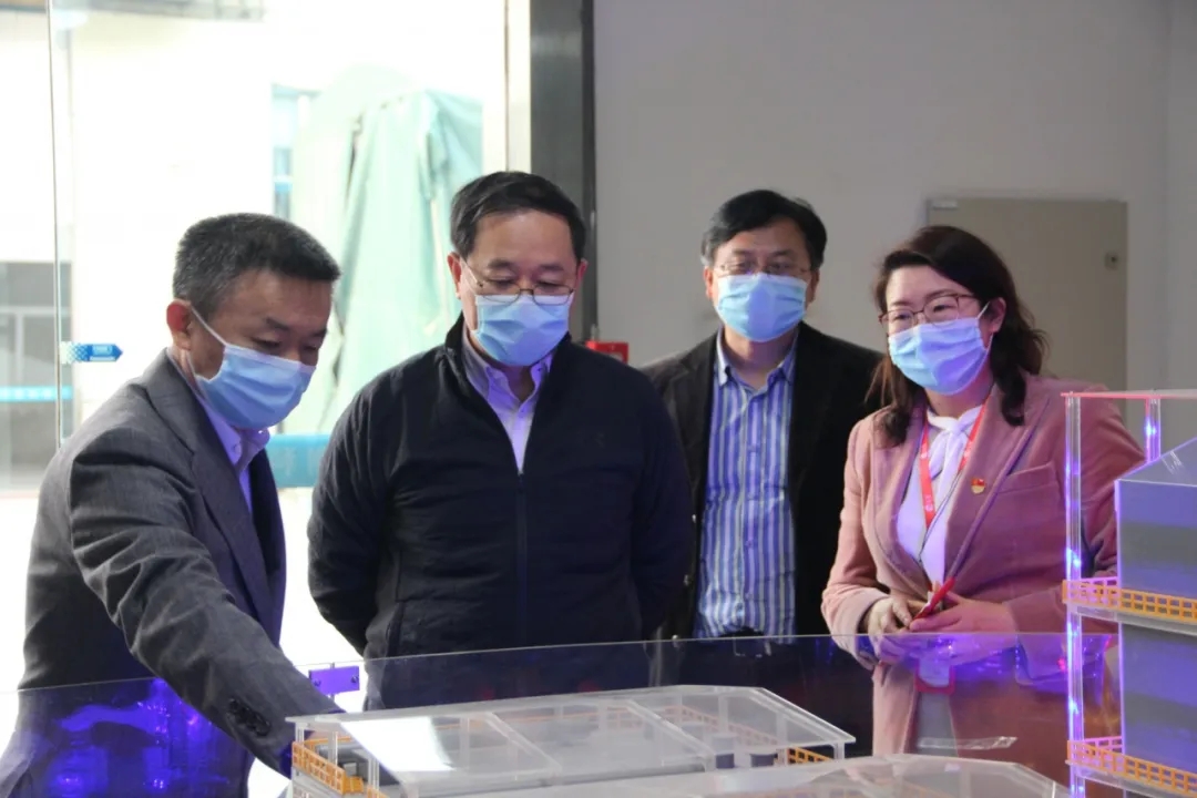 拉斯维加斯9888科技研制出的纳米膜材料得到安徽省经信厅领导的肯定